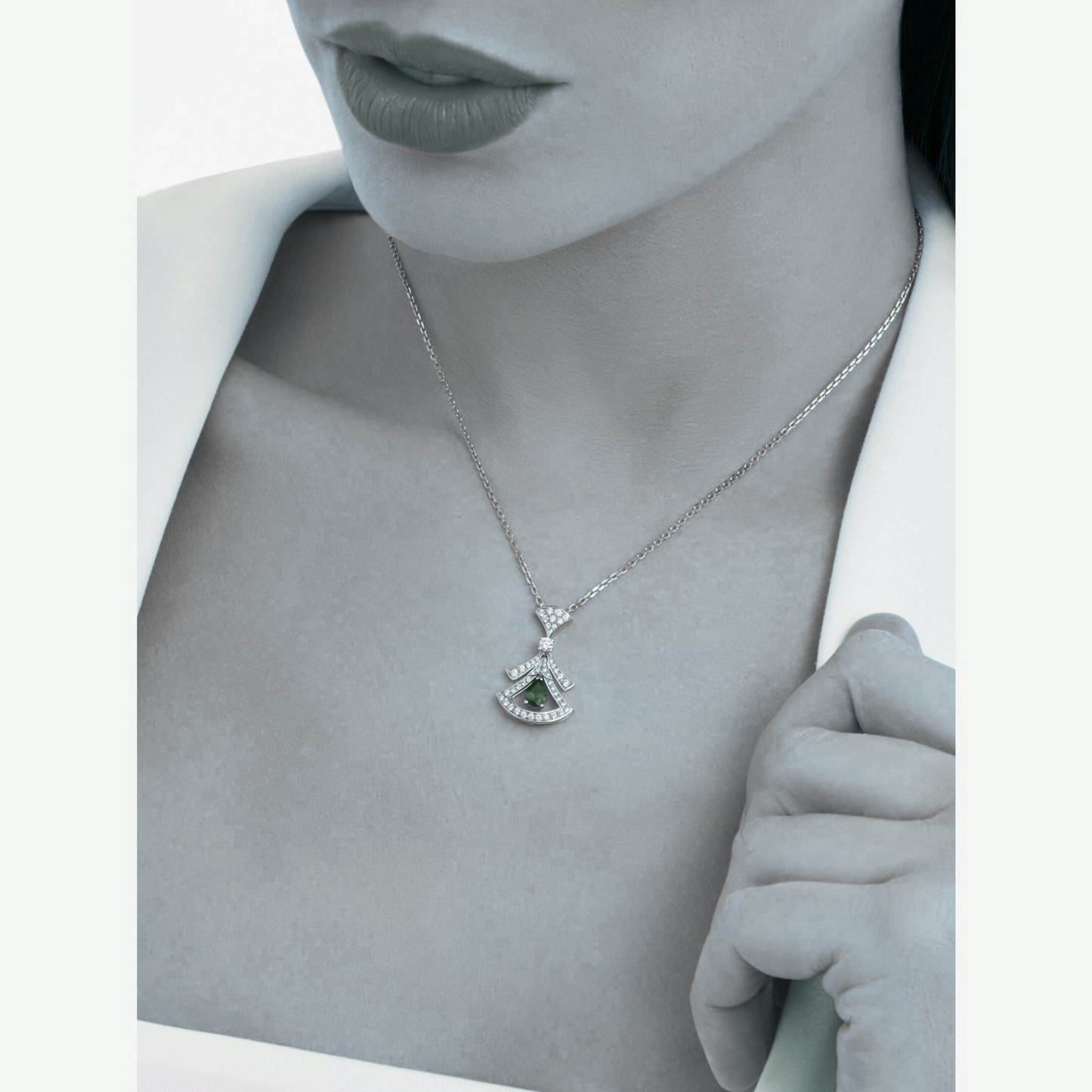 COLLIER BVLGARI DIVAS DREAM ROSE EYE DIAMOND WHITE GOLD