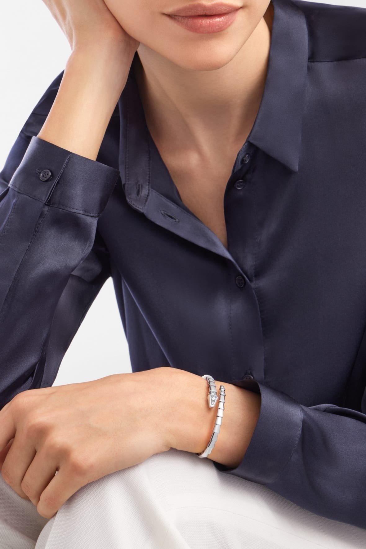 BRACELET BVLGARI SERPENTI SEMI DIAMONDS WHITE GOLD