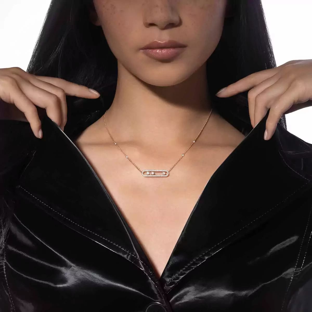 COLLIER MOVE PAVE1