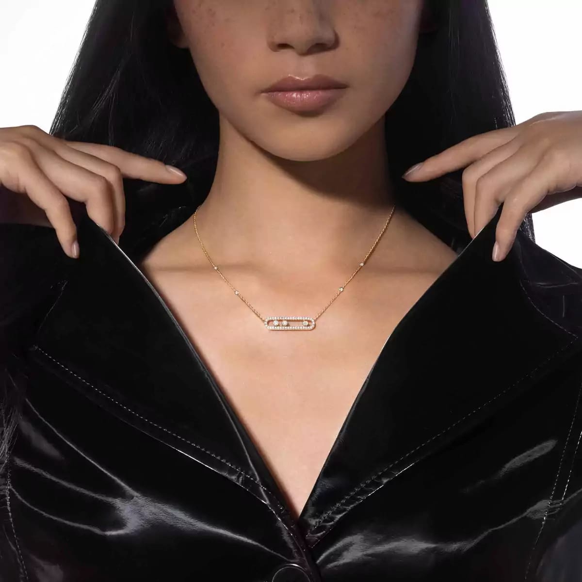 COLLIER MOVE PAVE1
