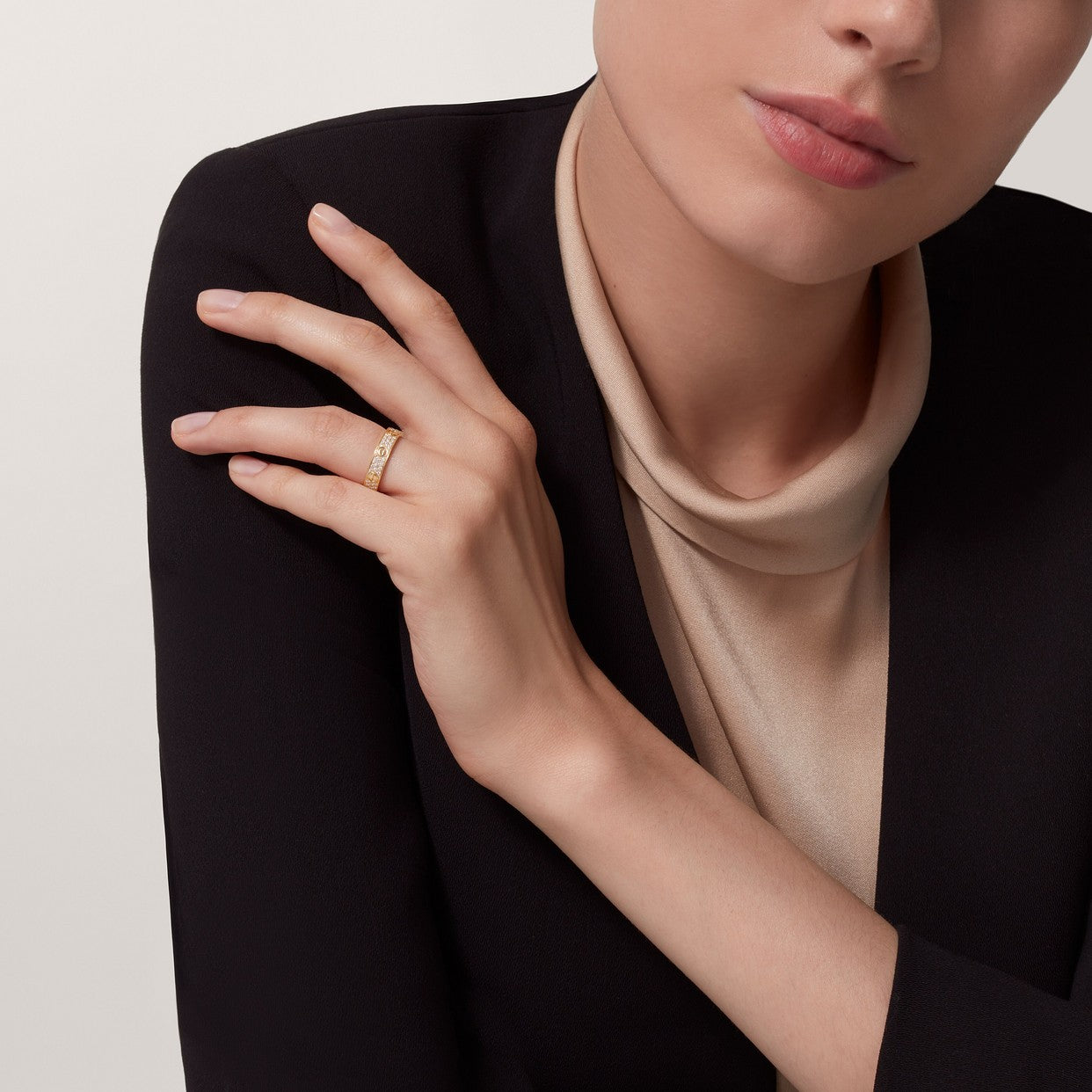 BAGUE CARTIER LOVE PAVÉE GOLD